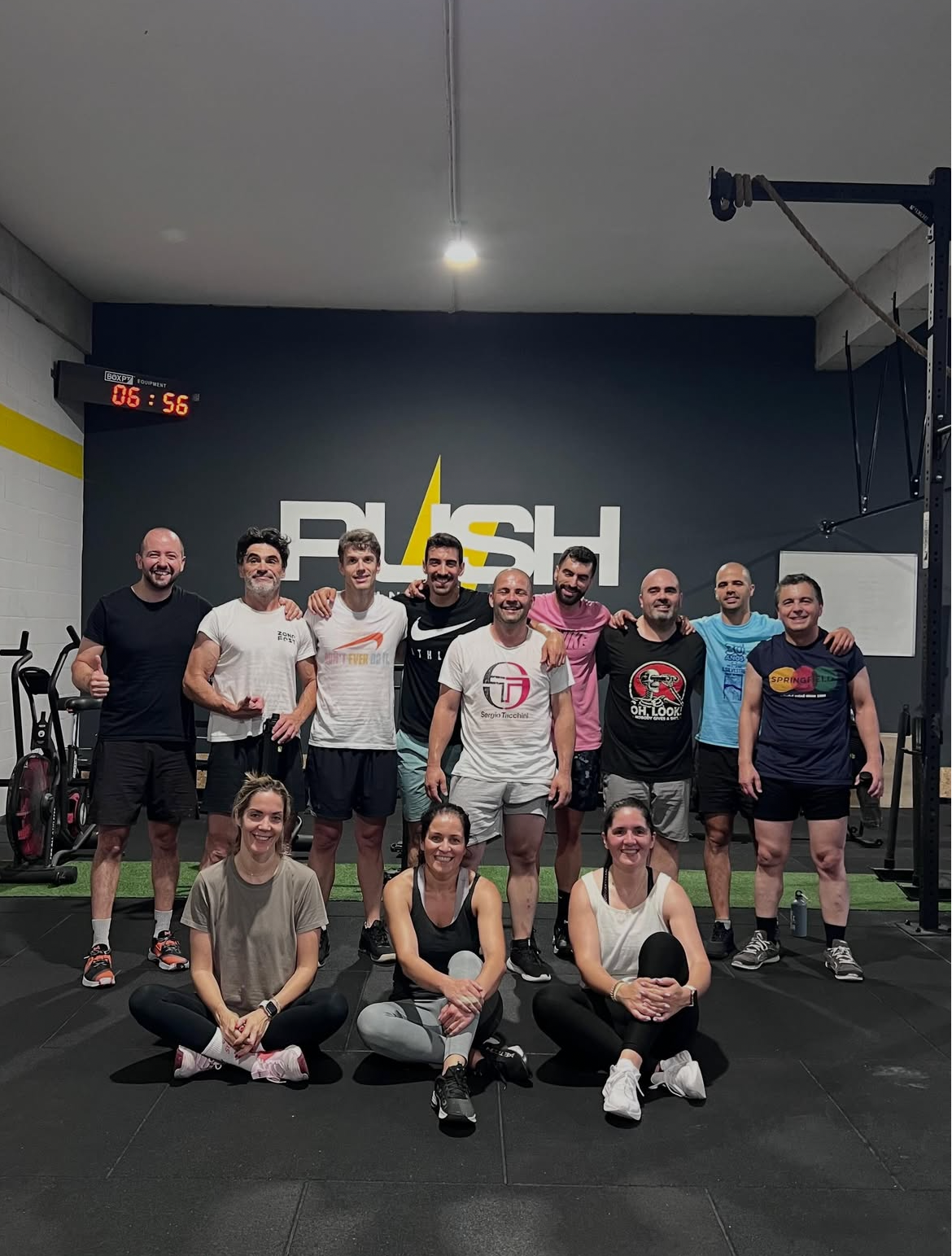 Grupo de atletas na PUSH Training Center